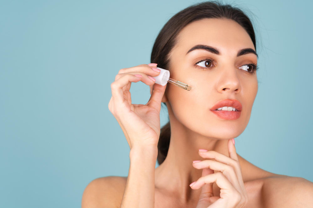 Bakuchiol o Retinolo: confronto tra due pilastri della Skincare anti-età