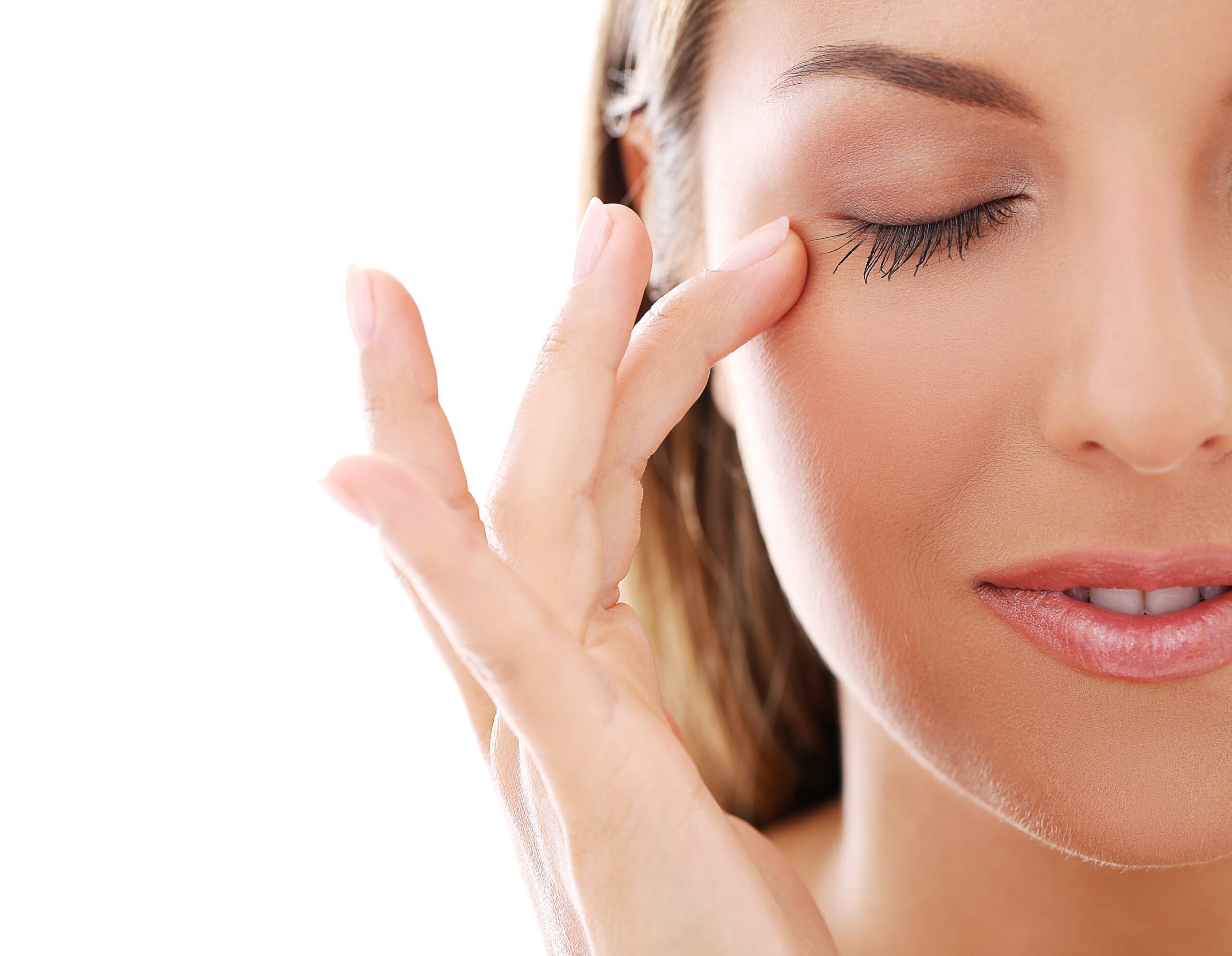 Skincare anti età: cosmesi bio per il contorno occhi